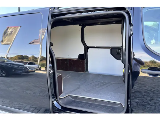 Toyota ProAce Worker 2.0 D-4D Live 2023 Diesel 26