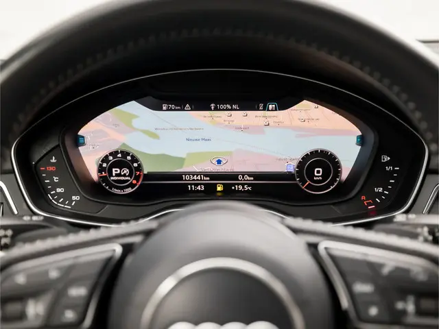 Audi A4 Avant 45 TFSI quattro Sport S line 2019 Benzine 24