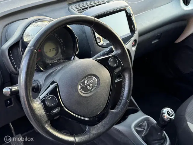 Toyota Aygo 1.0 VVT-i x-clusiv|NAP 2021 Benzine 12