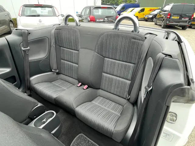 Peugeot 207 CC 1.6 VTi 2013 Benzine 18