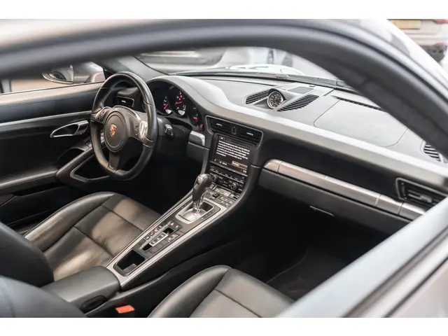 Porsche 911 3.4 Carrera 4 2015 Benzine 13