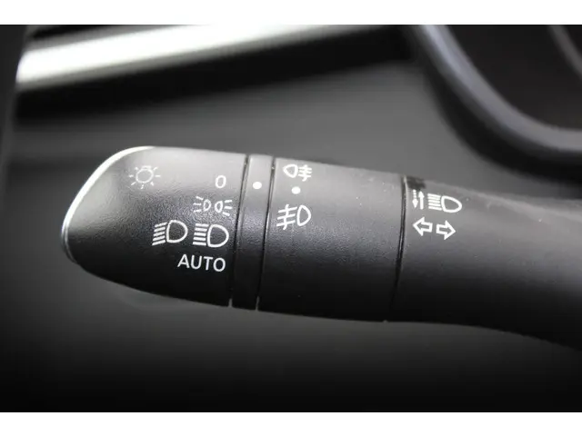 Renault Kadjar 1.3 TCe Limited 140 EDC 2021 Benzine 19