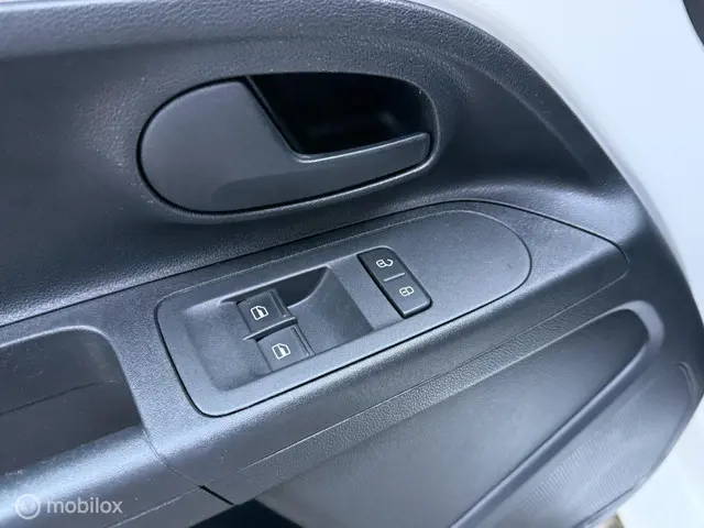 Volkswagen up! 1.0 BMT move up! AIRCO 2017 Benzine 16