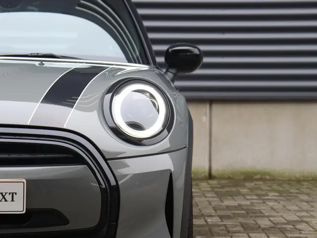 MINI 5-Deurs Cooper 2022 Benzine 33