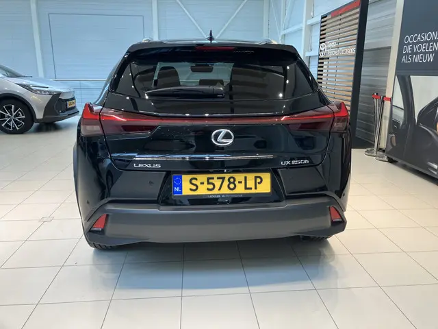 Lexus UX 250h Business Line 2023 Hybride Benzine 5