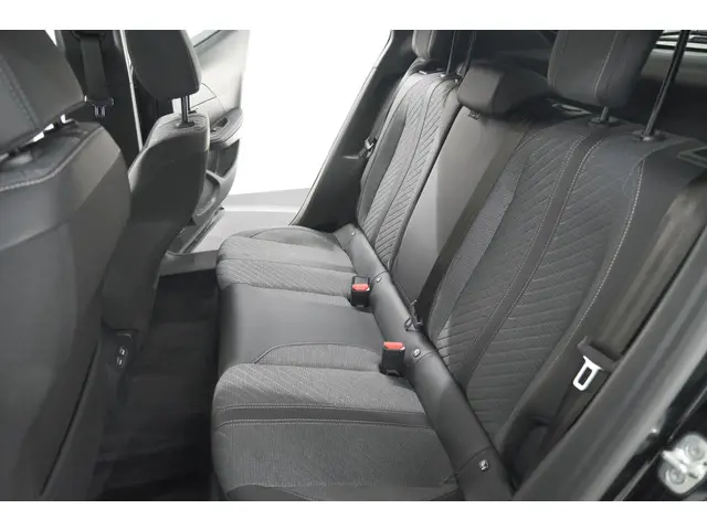 Peugeot 2008 1.2 Hybrid 145 Allure 2025 Hybride Benzine 34