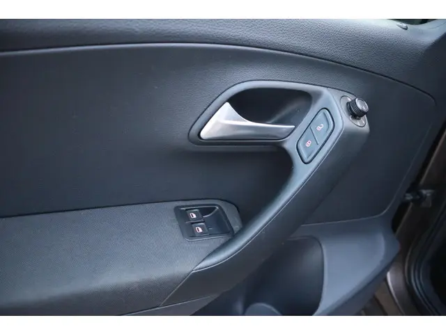 Volkswagen Polo 1.0 2015 Benzine 19