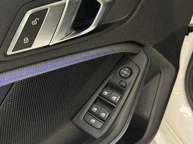 BMW 1 Serie 118i High Executive 2020 Benzine 21