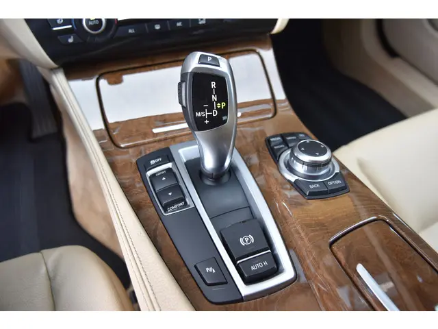 BMW 5 Serie Touring 535i High Executive 2012 Benzine 13