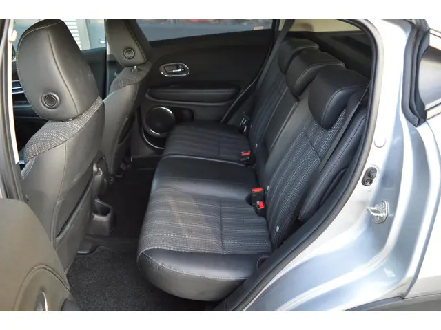 Honda HR-V 1.5 i-VTEC Executive automaat 2017 Benzine 12