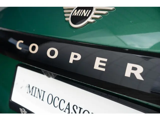 MINI 3-Deurs Cooper C Aut. 2024 Benzine 35