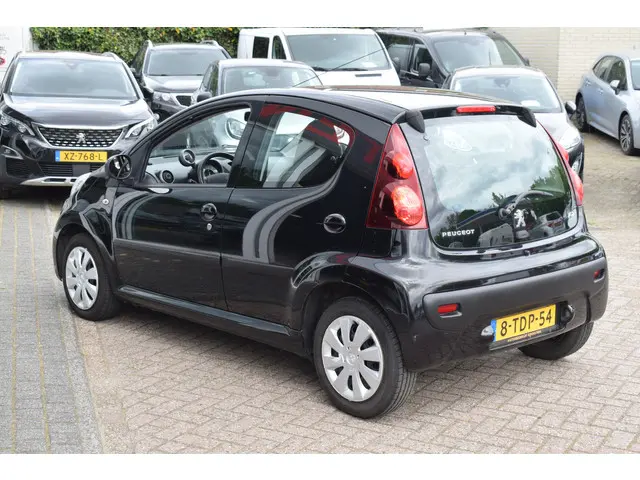 Peugeot 107 1.0 Active//Airco//5drs//72.610km!! 2014 Benzine 19