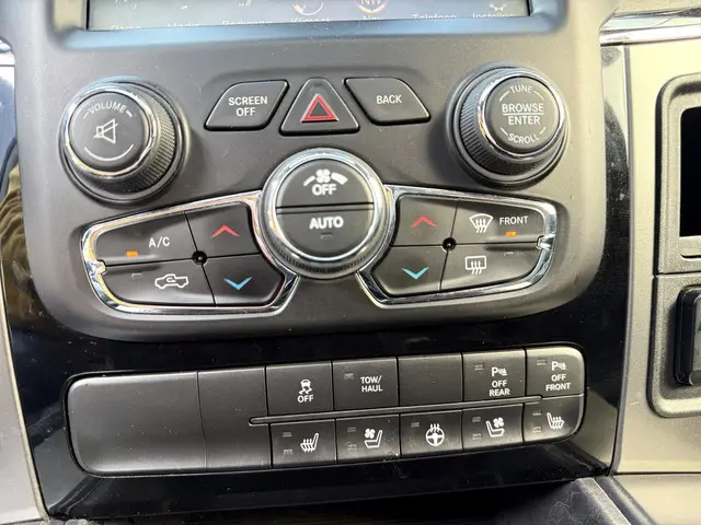 Dodge Ram 1500 5.7 V8 HEMI Quad Cab 6'4 2016 LPG/Gas 17