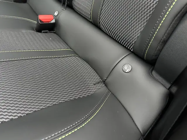 Peugeot 2008 1.2 Hybrid 145 PK GT 2025 Hybride Benzine 31