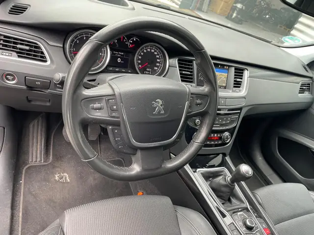 Peugeot 508 1.6 THP Allure 2013 Benzine 7