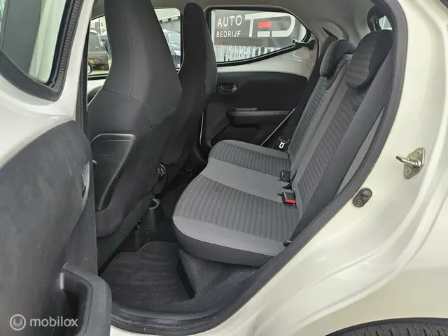 Toyota Aygo 1.0 VVT-i x-play camera 2019 Benzine 9