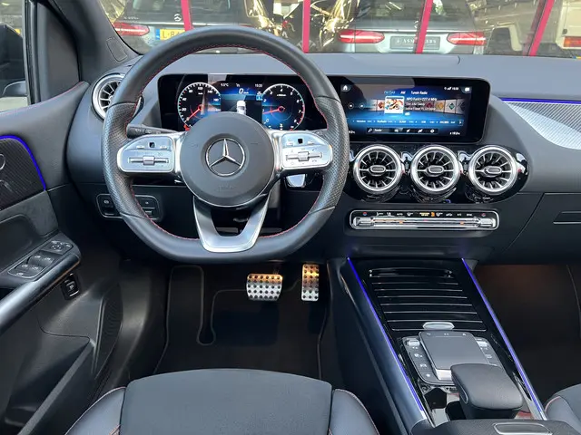 Mercedes-Benz B-Klasse 180 AMG Line 2023 Benzine 21