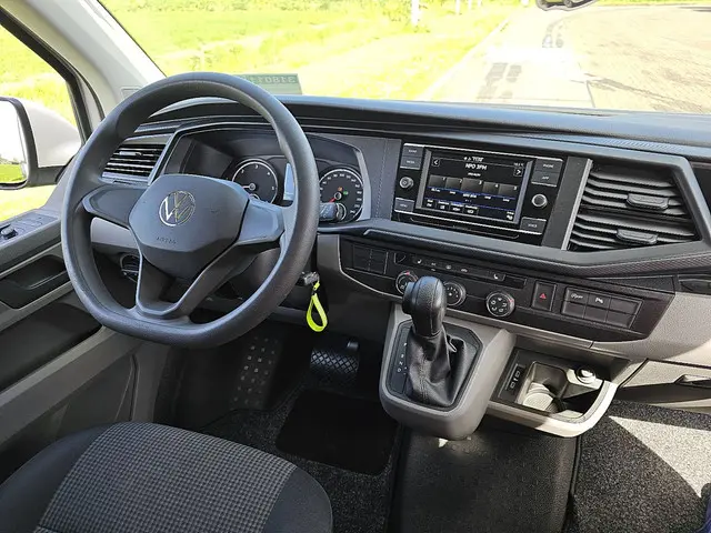Volkswagen Transporter 2.0 TDI 2021 Diesel 8