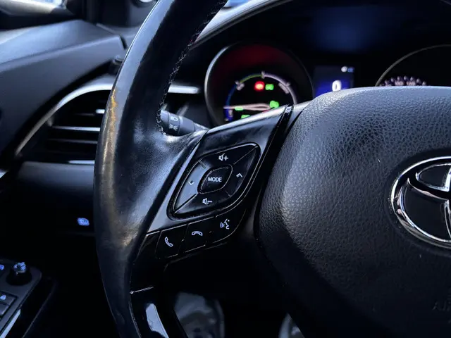 Toyota C-HR 1.8 Hybrid Style 2018 Hybride Benzine 24