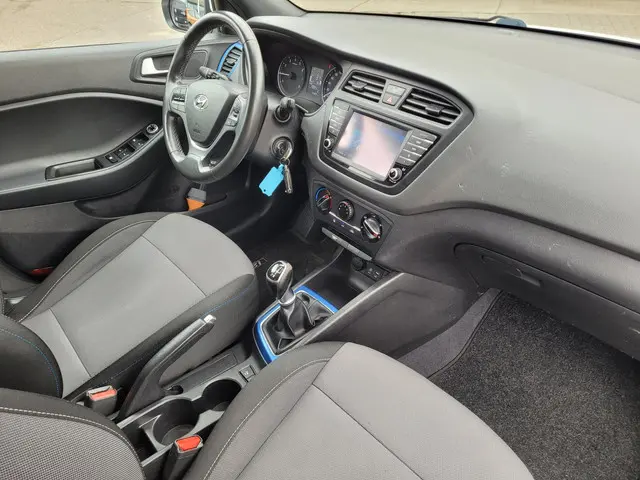 Hyundai i20 1.0 T-GDI Go! 2016 2016 Benzine 12