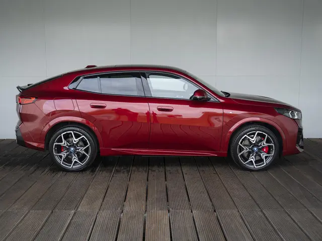 BMW iX2 eDrive20 2024 Elektrisch 4