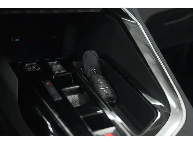 Peugeot 5008 PureTech 130 EAT8 Active Pack 2023 Benzine 47