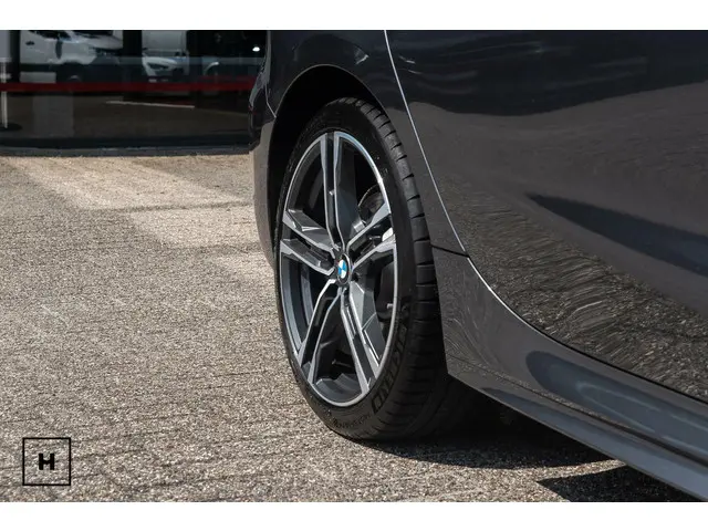 BMW 1 Serie 118i M-Sport | Pano | Leer 2021 Benzine 45