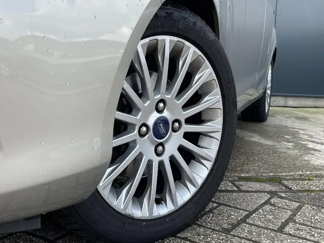 Ford B-MAX 3