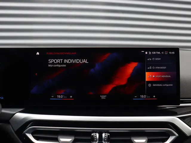 BMW 3 Serie Sedan 330e 2023 Hybride Benzine 24