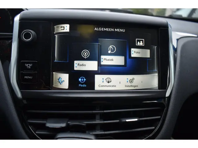 Peugeot 208 1.2 VTi Urban Soul 2013 Benzine 13