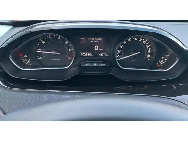 Peugeot 208 1.2 VTi Envy 2013 Benzine 12