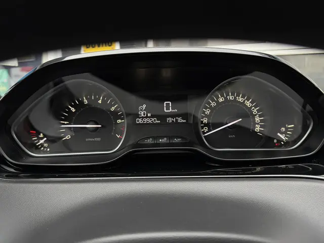 Peugeot 208 1.2 RIJKLAAR! Nieuwe Distributie 2019 Benzine 11