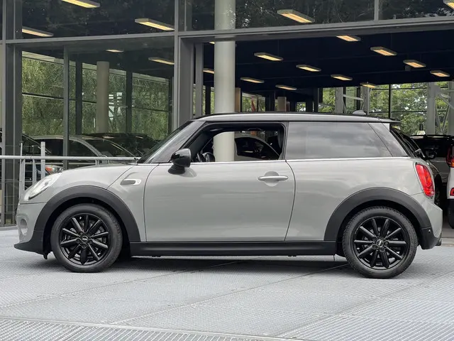 MINI Cooper Mini 1.5 Business 2017 Benzine 16