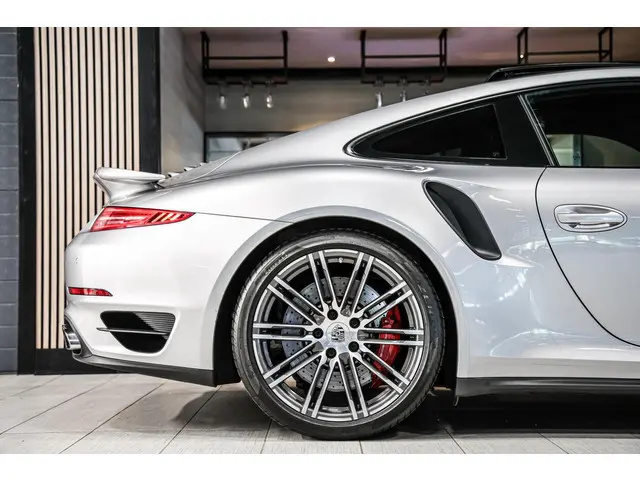 Porsche 911 3.8 Turbo Approved t/m 05-06-2027 2013 Benzine 15
