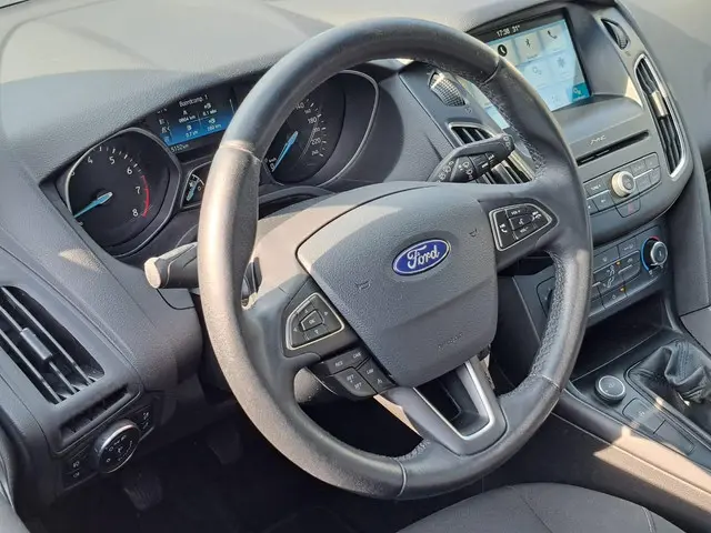 Ford Focus 1.0 Lease Edition Export 2017 Benzine 11