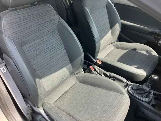 Opel Corsa 1.4-16V Enjoy 2014 Benzine 10