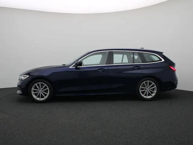 BMW 3 Serie Touring 320i 2020 Benzine 4