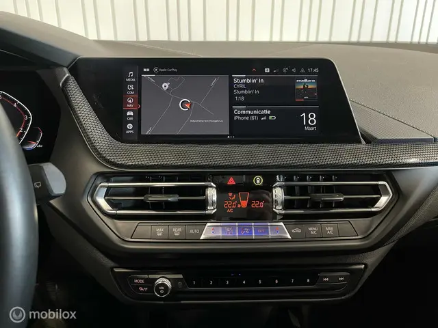 BMW 1 Serie 118i Essential Executive 2021 Benzine 21