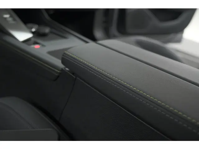 Peugeot 308 SW PureTech 130 EAT8 GT 2024 Benzine 41