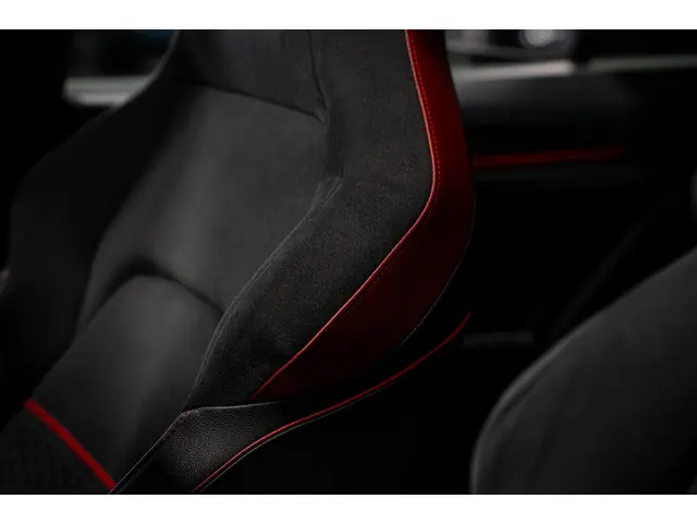 Volkswagen Golf 2.0 TSI GTI 2022 Benzine 30