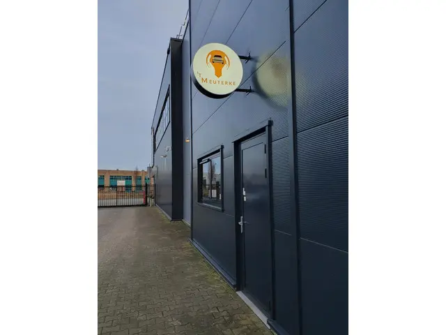 Mercedes-Benz GLA 180 Prestige 2015 Benzine 42