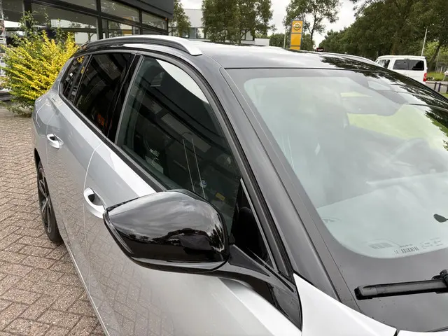 Opel Astra Sports Tourer Turbo 130pk GS 2024 Benzine 36