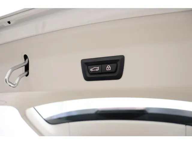 BMW X3 xDrive20i High Executive 2021 Benzine 15
