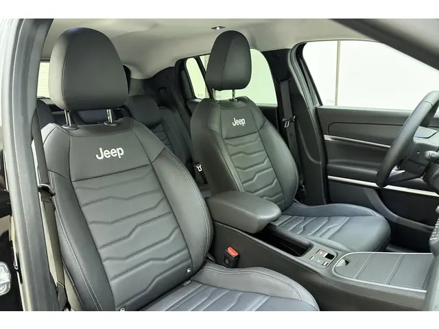 Jeep Avenger Summit 54 kWh 2024 Elektrisch 14