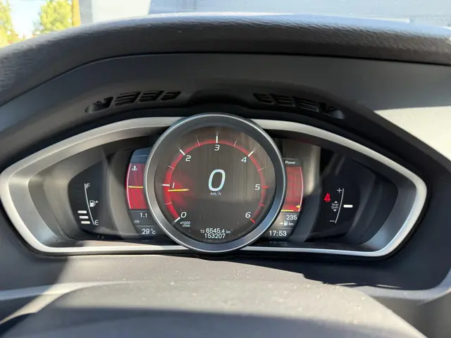 Volvo V40 Cross Country 1.6 D2 Summum 2013 Diesel 18