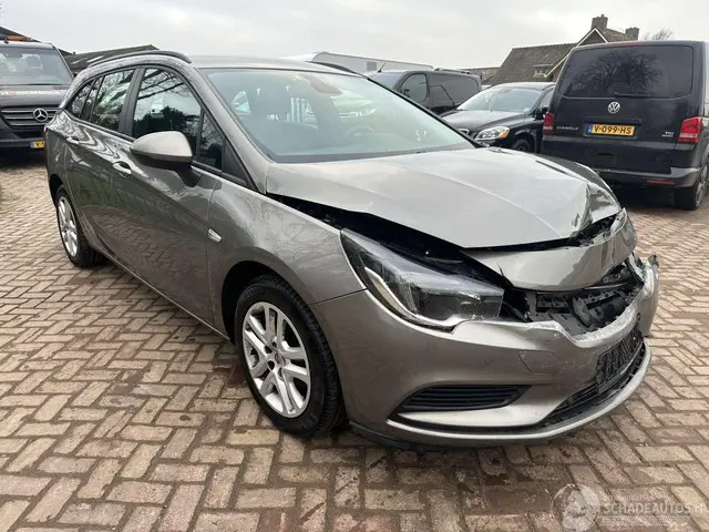 Opel Astra 1.0 Online Ed. SPORTS TOURER 2017 Benzine