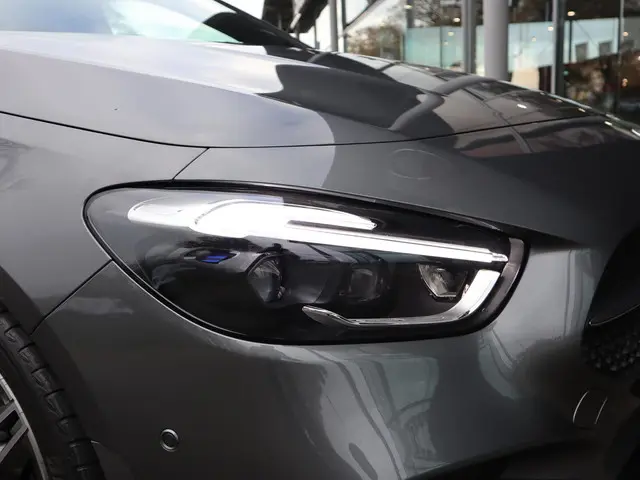 Mercedes-Benz B-Klasse 180 AMG Line 2025 Benzine 12