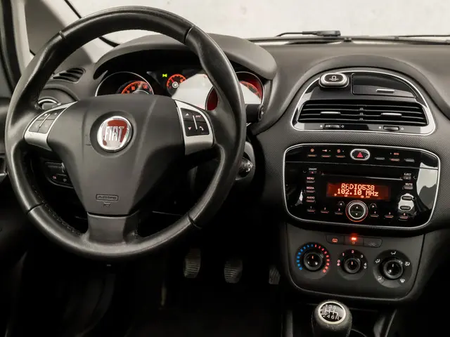 Fiat Punto Evo 0.9 TwinAir Edizione Cool 2013 Benzine 7