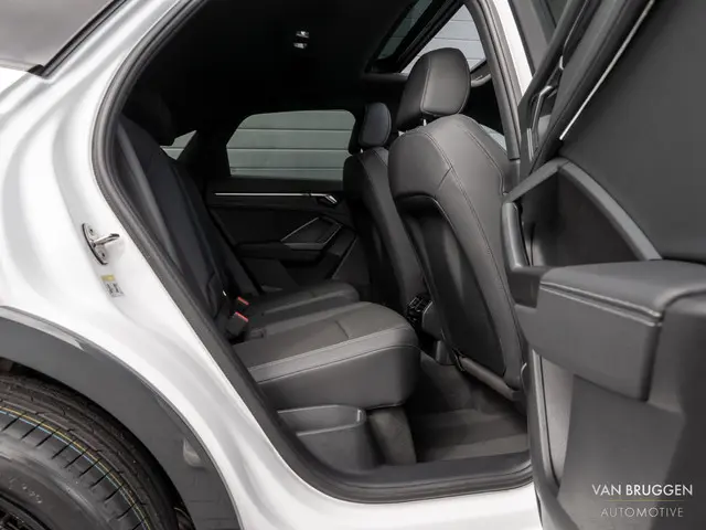 Audi Q3 Sportback 45 TFSI e S-Line 2022 Hybride Benzine 19