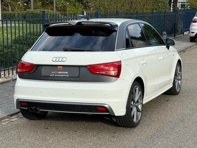Audi A1 Sportback 1.4 TFSI Pro Line S 2014 Benzine 4
